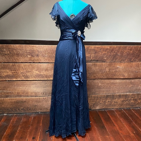 Caché Luxe Full Length Silk Gown w/ Flutter Sleeves & Brooch - Picture 2 of 16